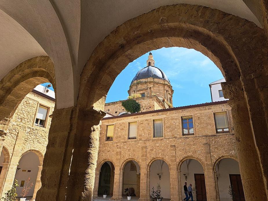 An exploration on how the Baroque movement shaped architecture in India and Czech Republic and has stood the test of time