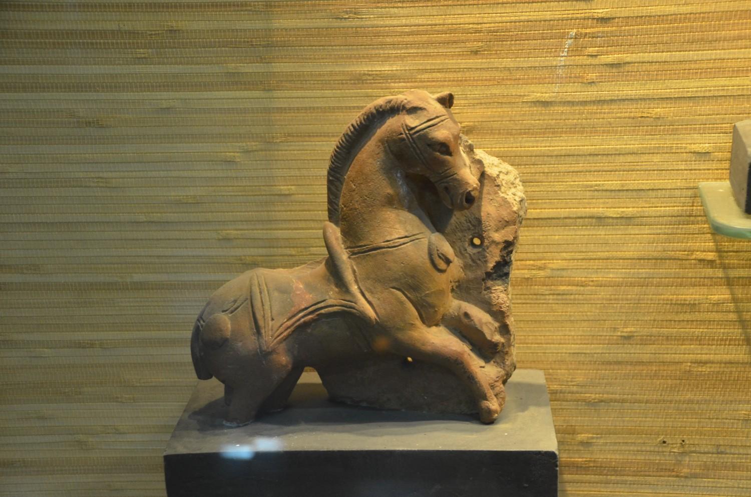 जरूर पढ़ें, पिथोरा चित्रों से पिरोए गए मोतियों तक धार और झाबुआ की जनजातीय विरासत क्या है?